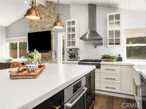 10  Petersburg  , Irvine, CA