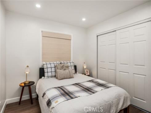 10  Petersburg  , Irvine, CA