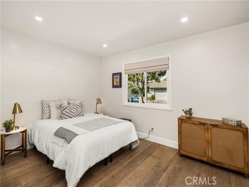 10  Petersburg  , Irvine, CA