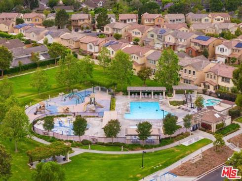 23  Cresthaven  51 , Irvine, CA