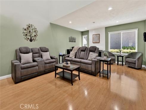 25  Cheyenne  , Irvine, CA