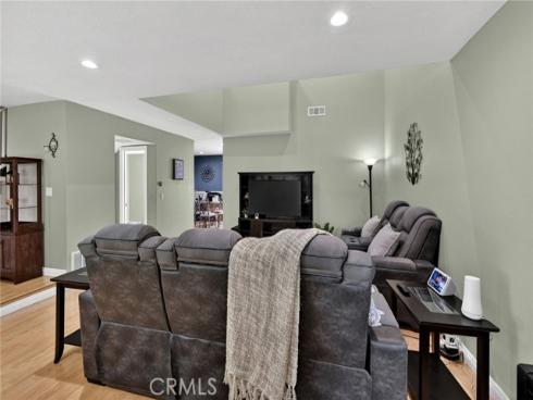 25  Cheyenne  , Irvine, CA