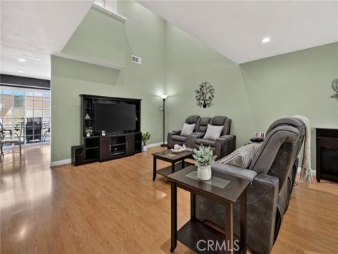 25  Cheyenne  , Irvine, CA