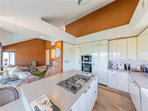 6  Sirius  61 , Irvine, CA