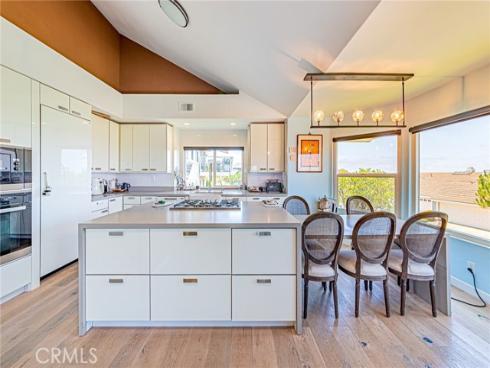 6  Sirius  61 , Irvine, CA