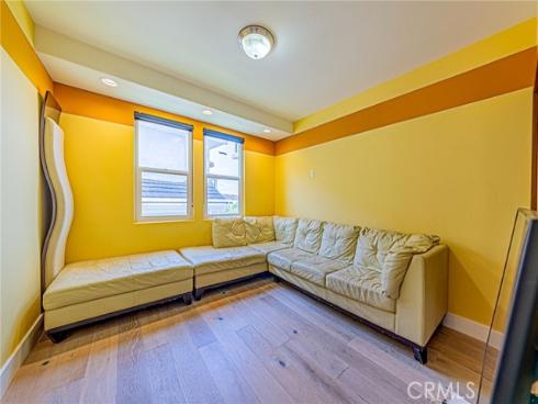 6  Sirius  61 , Irvine, CA