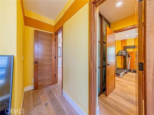 6  Sirius  61 , Irvine, CA