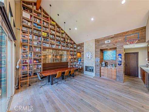 6  Sirius  61 , Irvine, CA