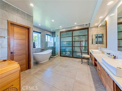 6  Sirius  61 , Irvine, CA