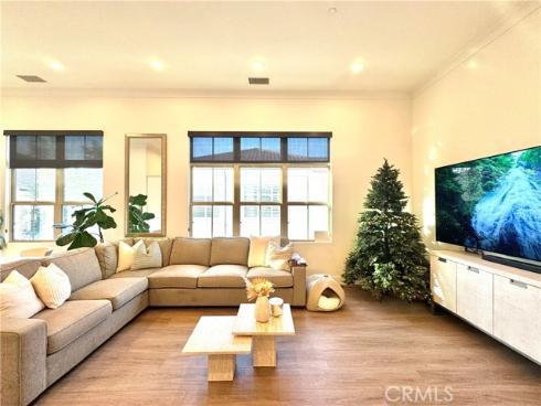 49  Kempton  , Irvine, CA