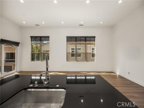 49  Kempton  , Irvine, CA