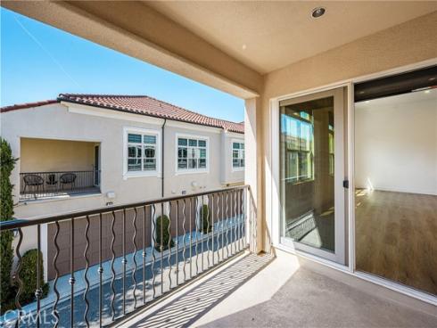 49  Kempton  , Irvine, CA