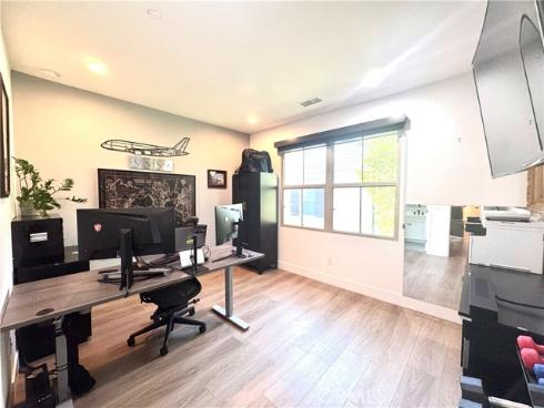 49  Kempton  , Irvine, CA