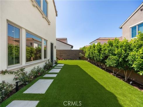 237  Pinnacle  , Irvine, CA