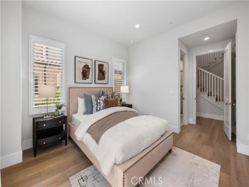 237  Pinnacle  , Irvine, CA