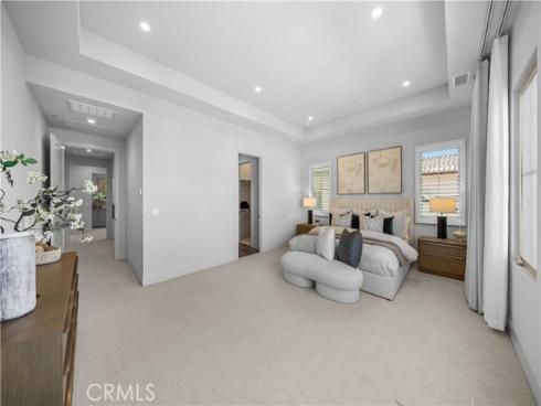 237  Pinnacle  , Irvine, CA