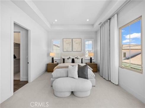 237  Pinnacle  , Irvine, CA