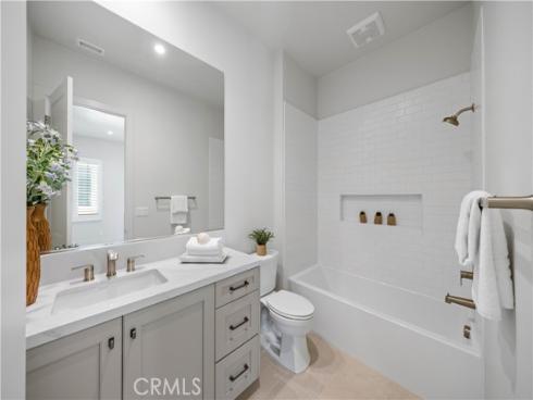 237  Pinnacle  , Irvine, CA