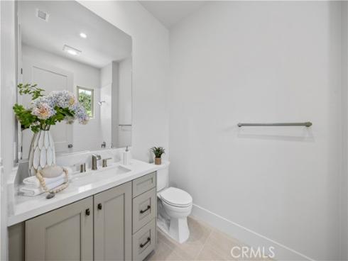 237  Pinnacle  , Irvine, CA