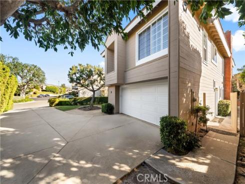 41  Hermosa  , Irvine, CA