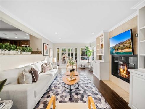 41  Hermosa  , Irvine, CA