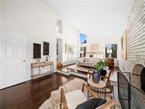 41  Hermosa  , Irvine, CA