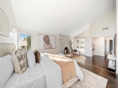 41  Hermosa  , Irvine, CA