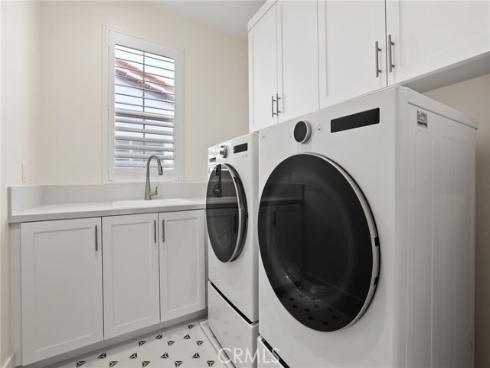 107  Orbit  , Irvine, CA