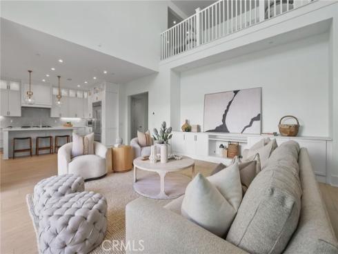 107  Orbit  , Irvine, CA