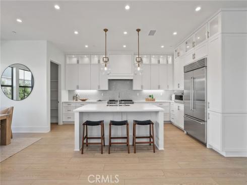 107  Orbit  , Irvine, CA