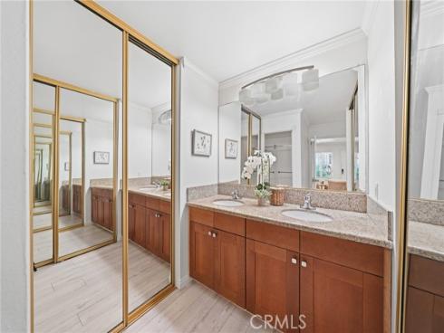 185  Streamwood  , Irvine, CA