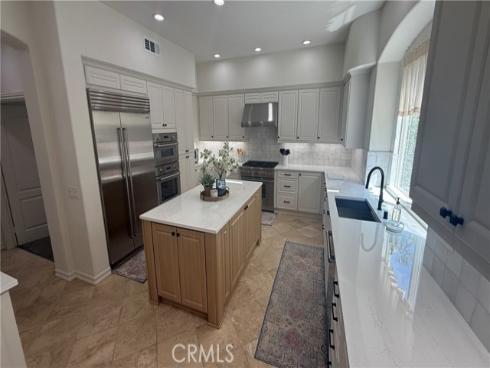 10  Spring  , Irvine, CA