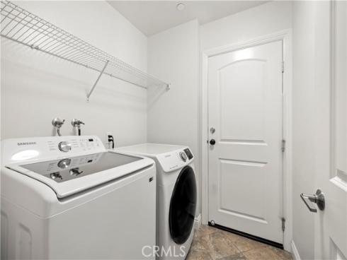 54  Hedge Bloom  , Irvine, CA