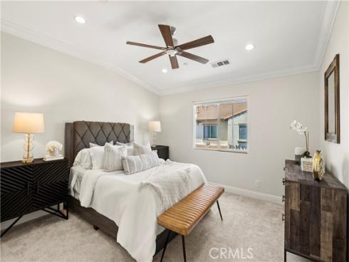 54  Hedge Bloom  , Irvine, CA