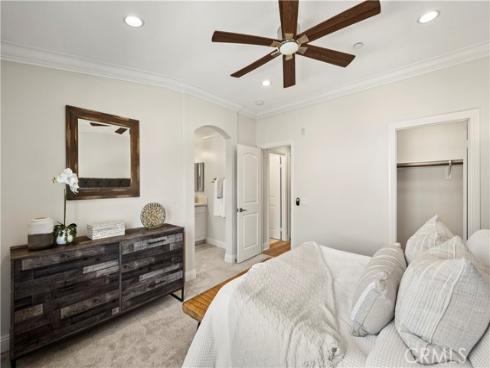 54  Hedge Bloom  , Irvine, CA