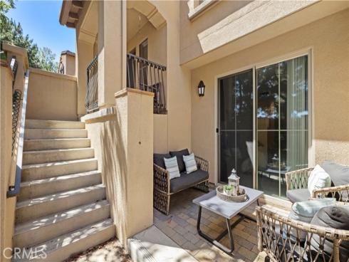 54  Hedge Bloom  , Irvine, CA