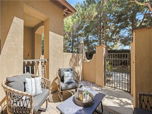 54  Hedge Bloom  , Irvine, CA