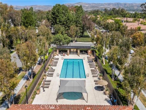 54  Hedge Bloom  , Irvine, CA