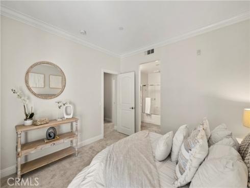 54  Hedge Bloom  , Irvine, CA