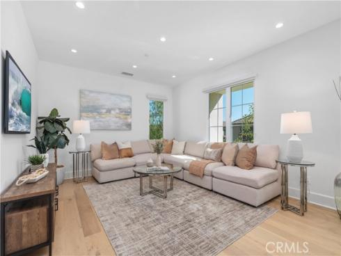 201  Fiore  , Irvine, CA