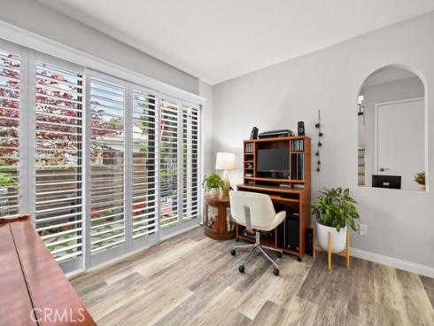 38  Navarre  138 , Irvine, CA