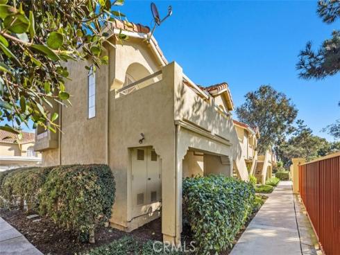 89  Alberti Aisle  , Irvine, CA