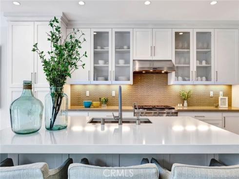 100  Della  , Irvine, CA