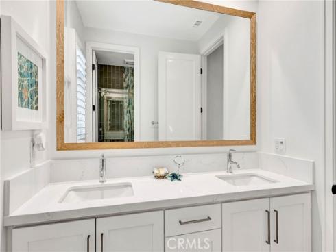 100  Della  , Irvine, CA