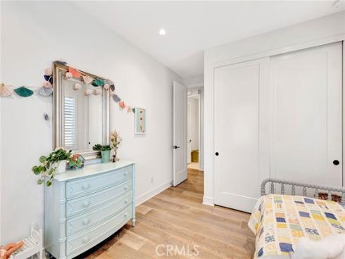 100  Della  , Irvine, CA