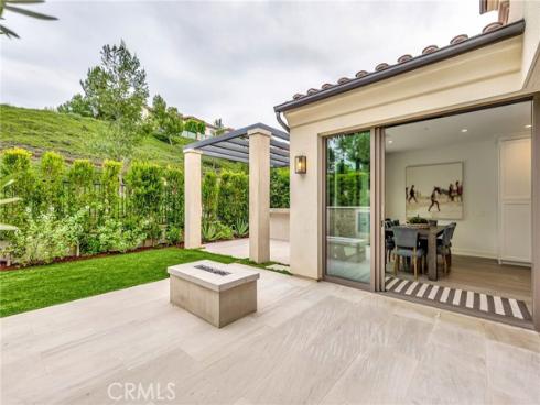 100  Della  , Irvine, CA