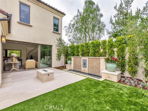 100  Della  , Irvine, CA