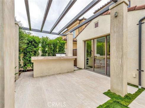 100  Della  , Irvine, CA