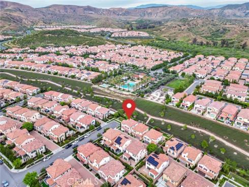 100  Della  , Irvine, CA