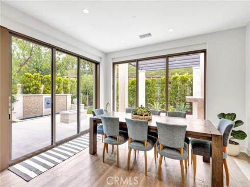 100  Della  , Irvine, CA